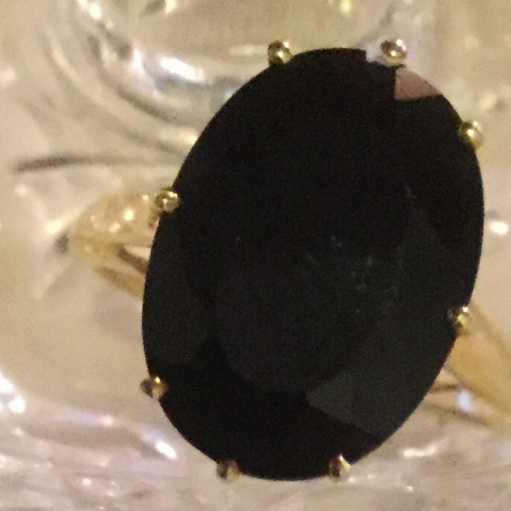 Beautiful 14k ring never worn!